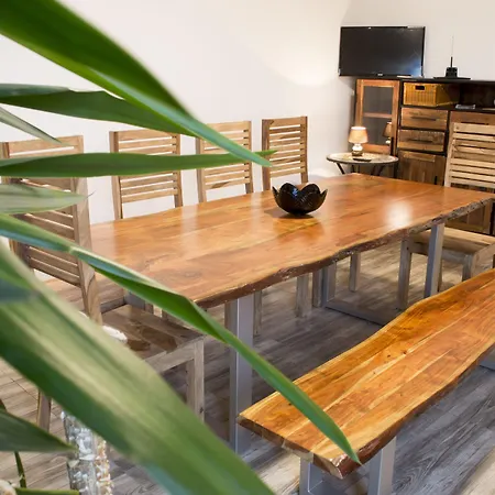 Gwuni Mopera - Boutique 3*