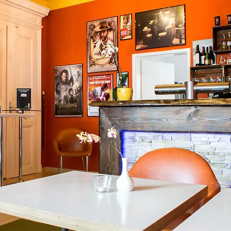 Gwuni Mopera 3* Лейпциг