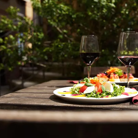 Gwuni Mopera 3* Leipzig