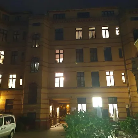 Gwuni Mopera - Boutique Leipzig