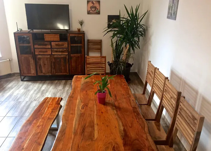 Gwuni Mopera Bar Restaurant Fruehstueck Hotel apartamentowy Lipsk