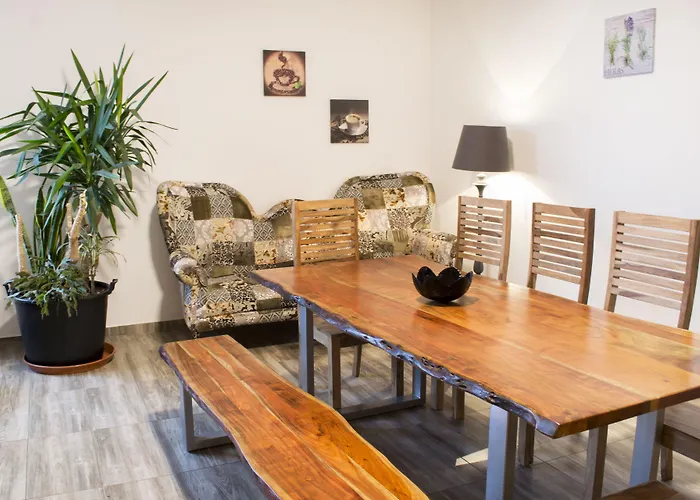 Hotel apartamentowy Gwuni Mopera Bar Restaurant Fruehstueck 3*